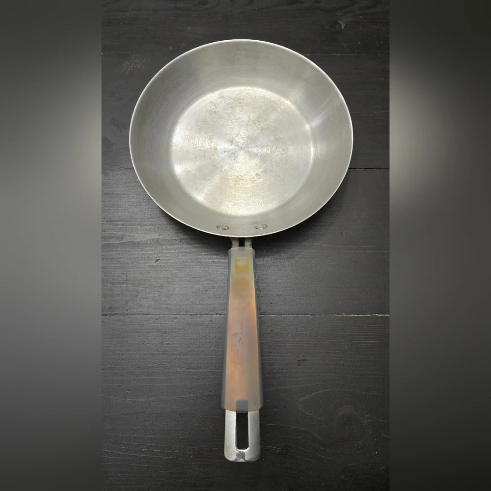 Epicurious Cookware 10” Skillet Frying Pan Stainless Steel Used Silicone Handle